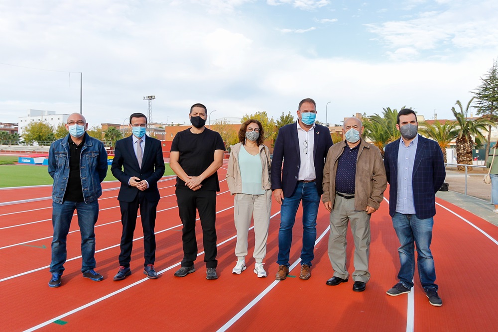 El alcalde, Antonio Rodríguez Osuna, inaugura la nueva Pista de Atletismo del Complejo Diocles
