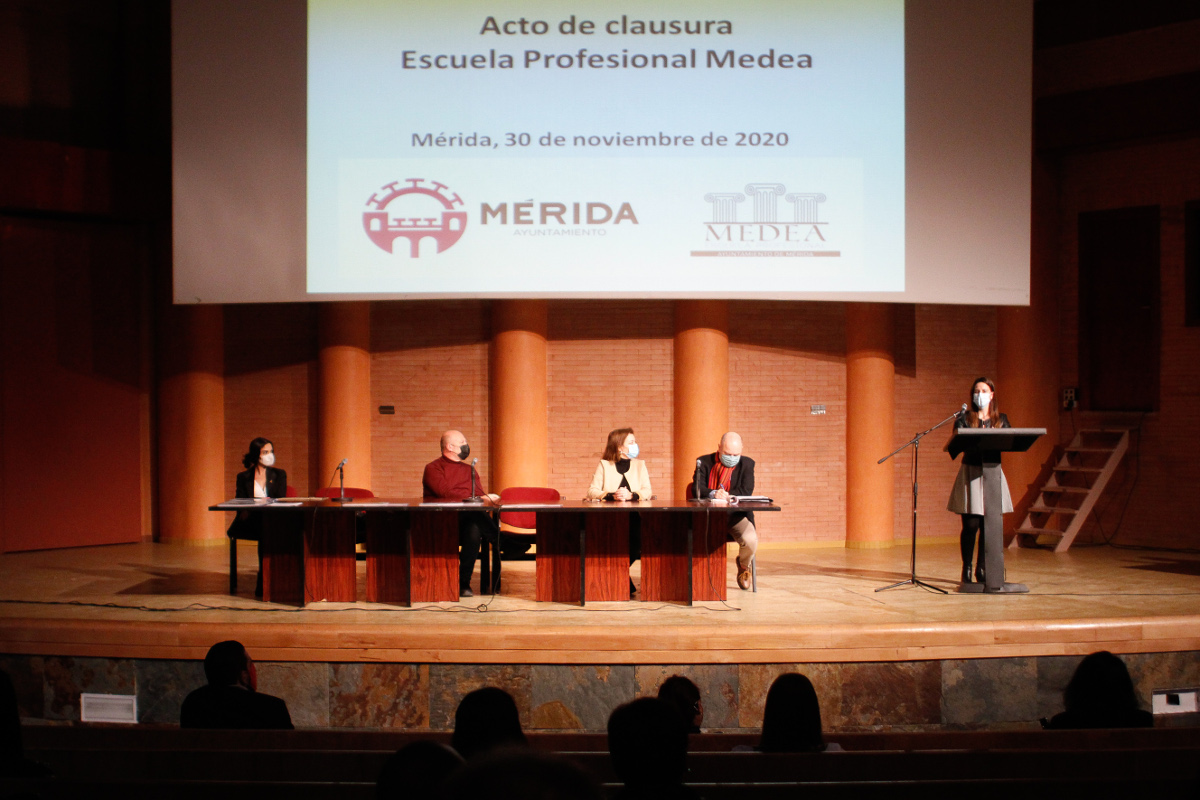 Acto Clausura Escuela Profesional Medea