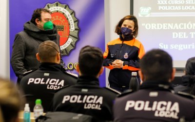 Visita de la directora general de emergencias a los alumnos que se forman en el Curso de Agentes de la Academia Seguridad Pública de Extremadura
