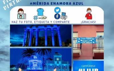 La fachada del Ayuntamiento y los monumentos se iluminan desde el viernes de azul por la Fiesta del Autismo
