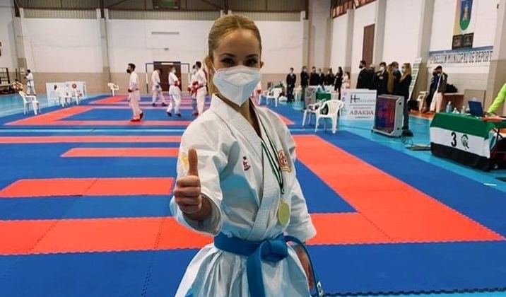 La karateca emeritense Nuria Escudero, subcampeona de España por equipos