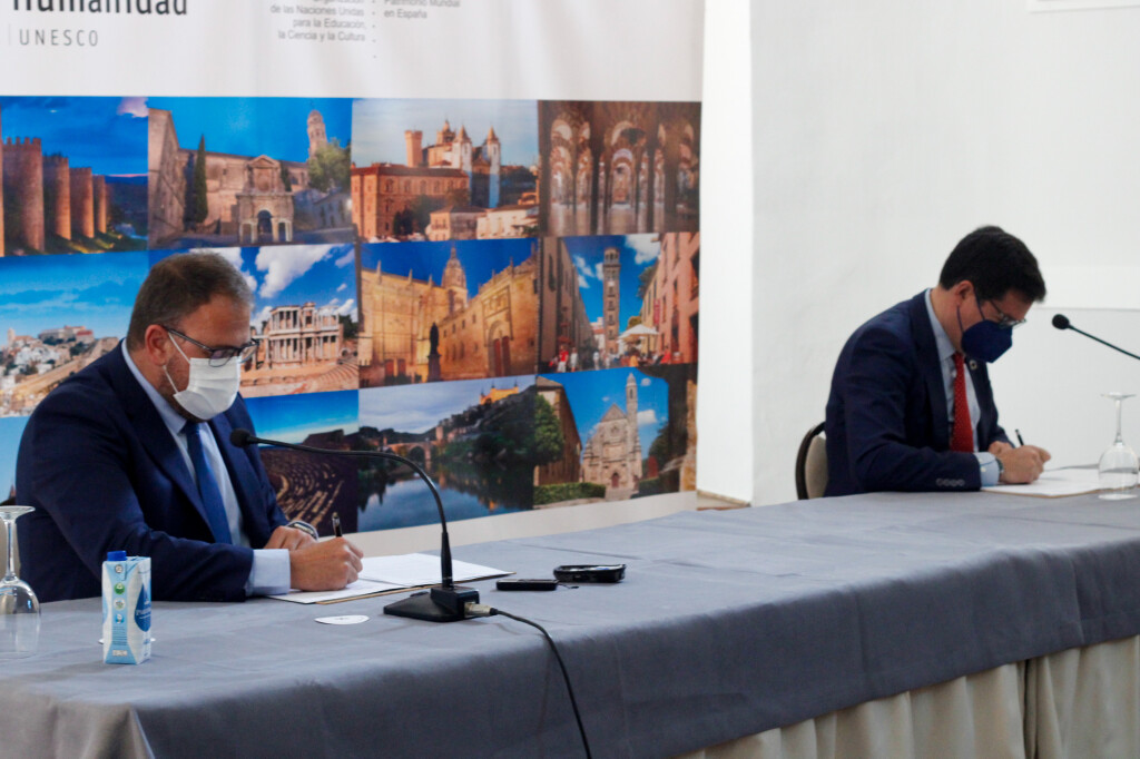 firma convenio paradores (14)