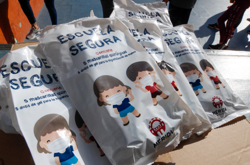 El Ayuntamiento continuará en el mes de mayo con el reparto de kits de mascarillas en los Centros Educativos de la ciudad, públicos y concertados