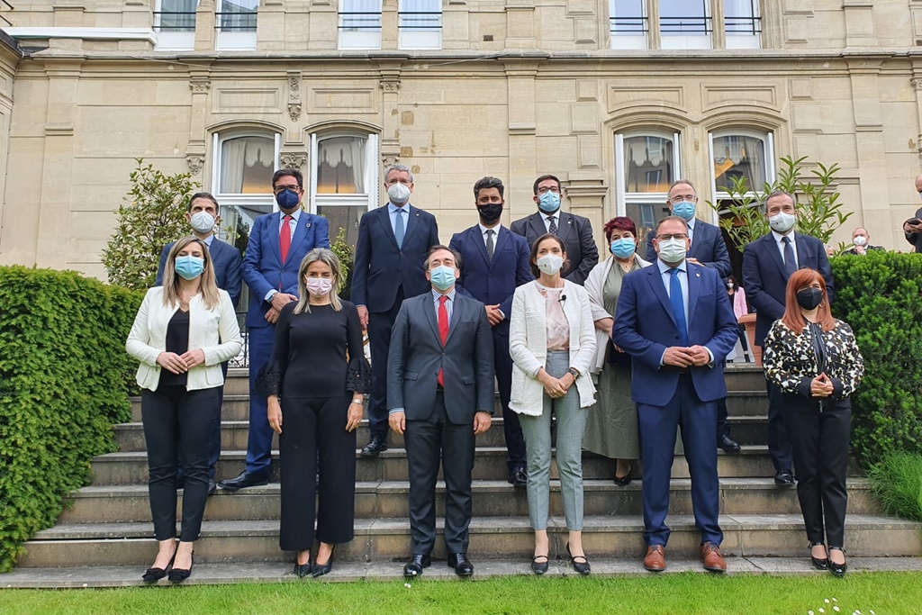 alcalde-grupo-paris-embajada