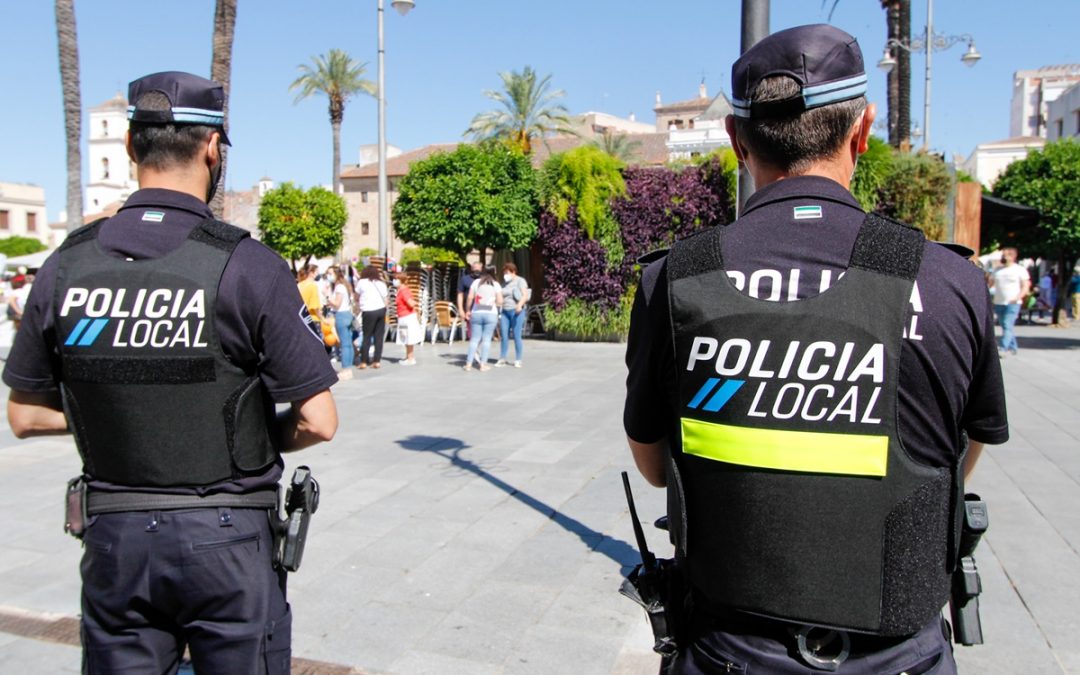 La Policía Local denunció la semana pasada a una persona por arrojar ripios y a otra por falsificar placas de matrícula