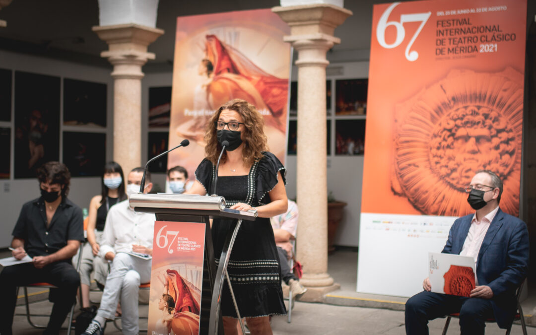 La delegada de Cultura, Silvia Fernández, ha señalado que a la cultura se la defiende haciendo cultura