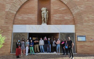 Los participantes en el Programa Crisol visitan el Museo de Arte Romano en su 35 aniversario