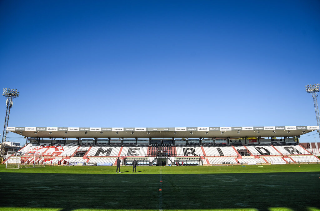 Los aficionados del Mérida A.D. disfrutarán este domingo de los nuevos asientos de Tribuna y Preferencia