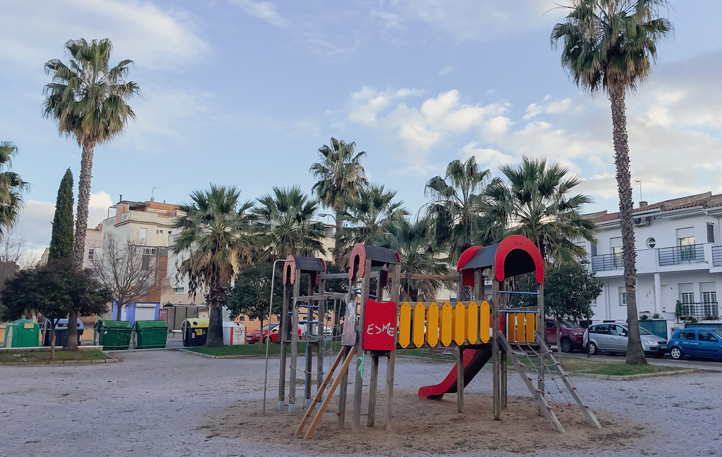 El ayuntamiento renovará el área de juegos infantiles de los parques de Cruzcampo y San Agustín