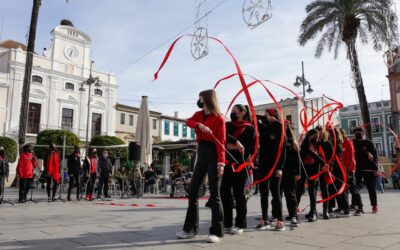 La Fundación Atenea ha instalado una mesa informativa en la Plaza y realizado un Flashmob con motivo del Día Mundial del Sida