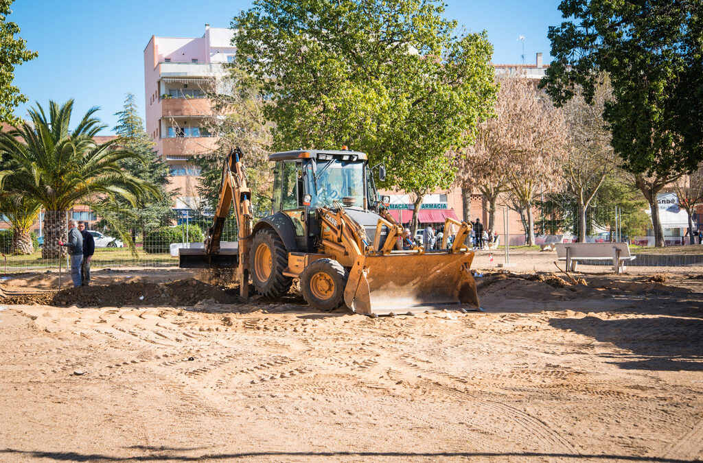Comienzan los trabajos de renovación de los parques infantiles de Diocles y de San Luis