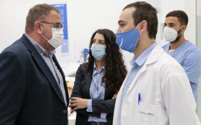 Rodríguez Osuna visita la nueva clínica Vitaldent en la ciudad que da empleo a nueve personas