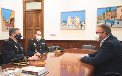 El alcalde Antonio Rodríguez Osuna ha recibido hoy a Alfredo Garrido López, Jefe Superior de la Policía de Extremadura