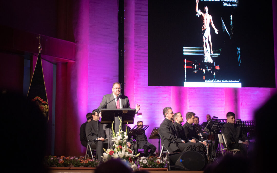 El alcalde, Antonio Rodríguez Osuna, anima a los cofrades a “empujar entre todos el carro de la ilusión” de cara a la Semana Santa