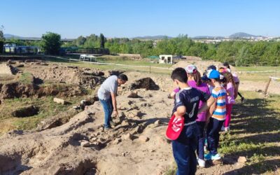 La Escuela Profesional Barraeca desarrolla el proyecto «Arqueólogos por un día» en la Huerta de Otero