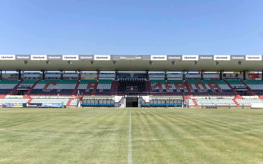 Publicada  la licitación del contrato de renovación del césped del Estadio Romano