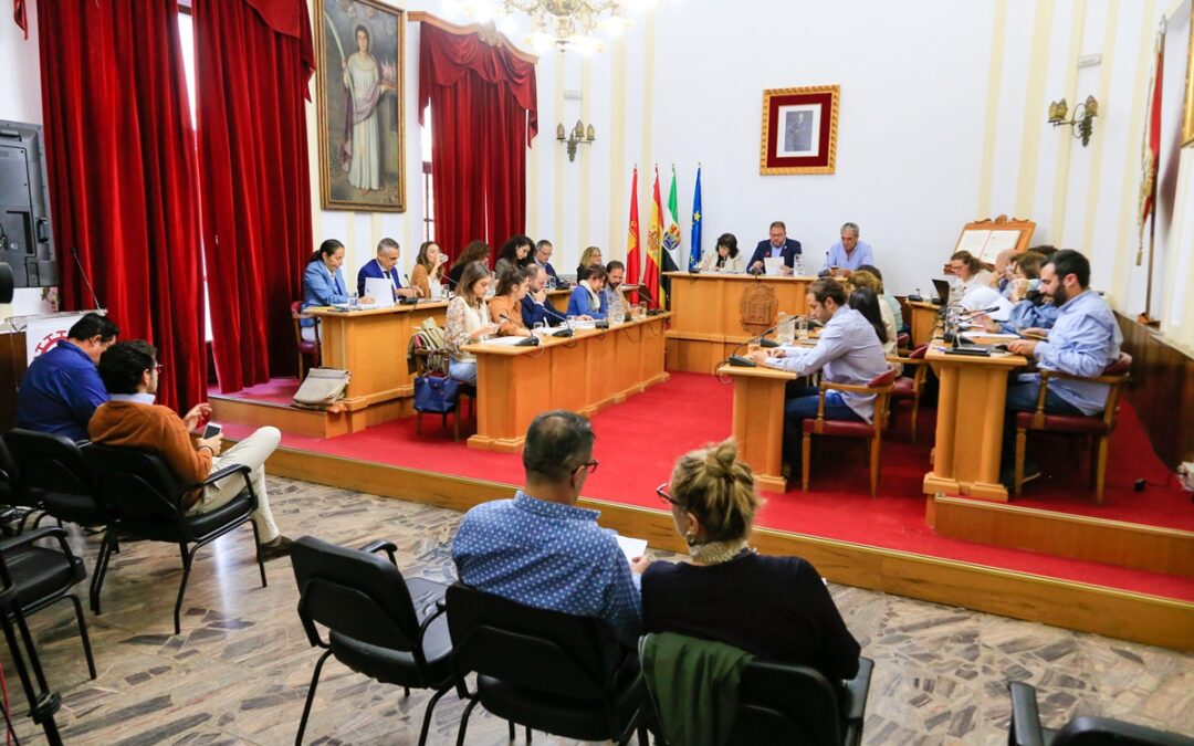 El Ayuntamiento cede a la Junta de Extremadura una parcela en La Calzada para la construcción de 45 viviendas destinadas al alquiler