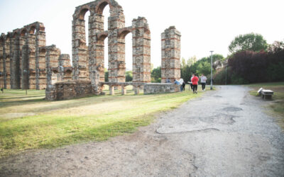 El Ayuntamiento licita el contrato para la pavimentación de los caminos y paseos del Parque del Albarregas que incluyen a nueve barriadas