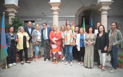 Rodríguez Osuna resalta el papel de la mujer gitana como protagonista de las actividades de la Feria Chica 2022 que supone “una referencia cultural y social en Mérida”