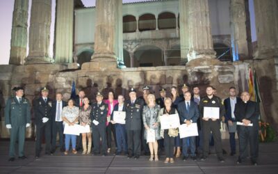 El alcalde destaca que Mérida “es una de las ciudades más seguras de España y con uno de los índices de eficacia policial más altos del país” en la celebración del Día de la Policía Nacional