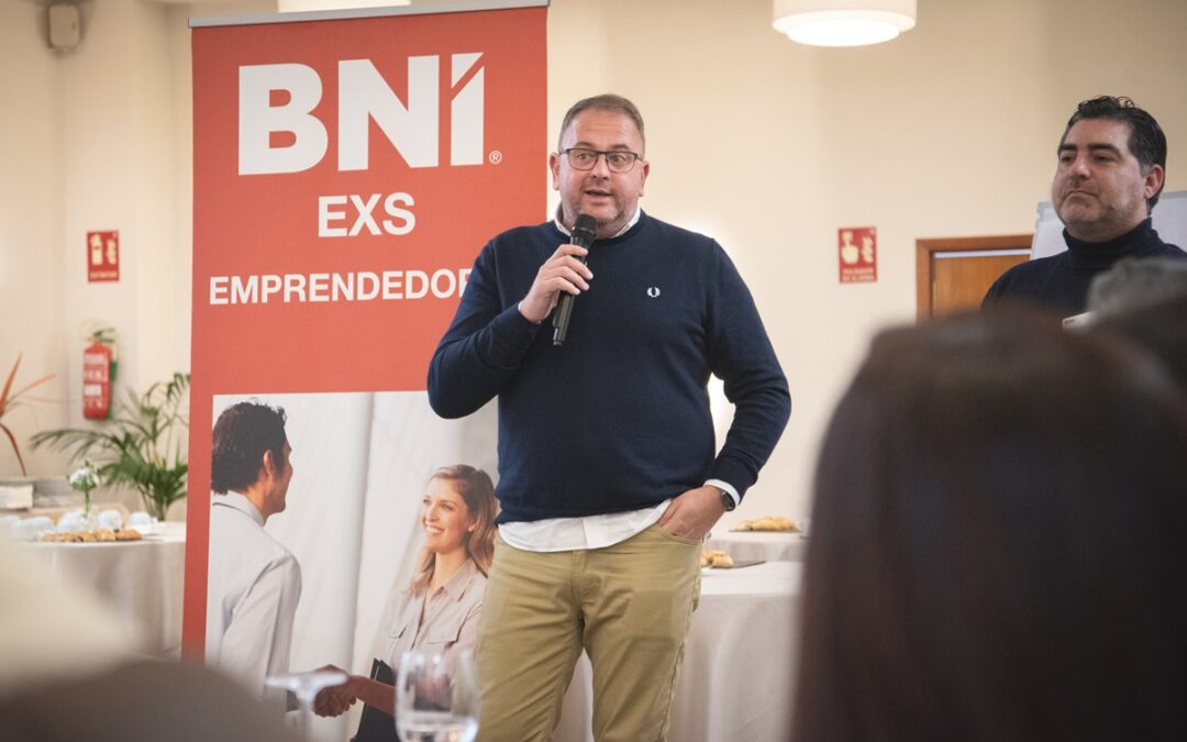 El alcalde participa con un centenar de empresarios en la reunión del Grupo BNI Emprendedores Mérida