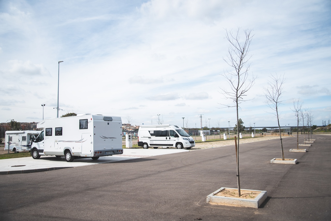 Parking de caravanas autocaravanas y furgonetas campers en