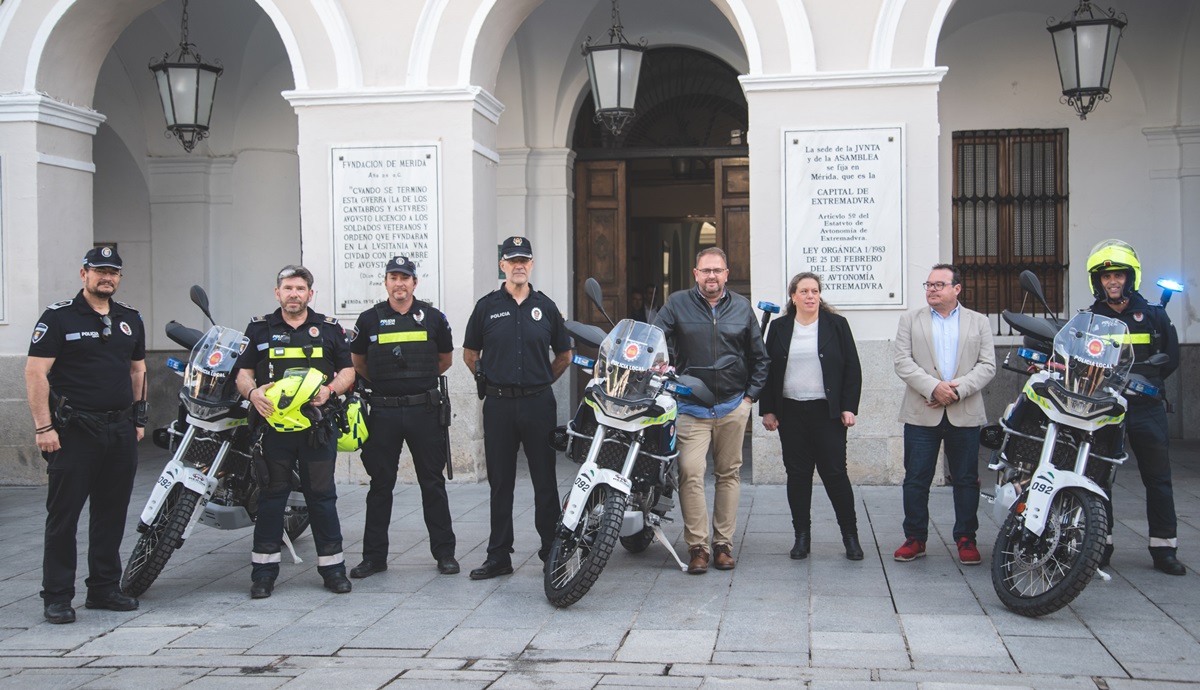 El Ayuntamiento recepciona cuatro motocicletas para la Policía Local