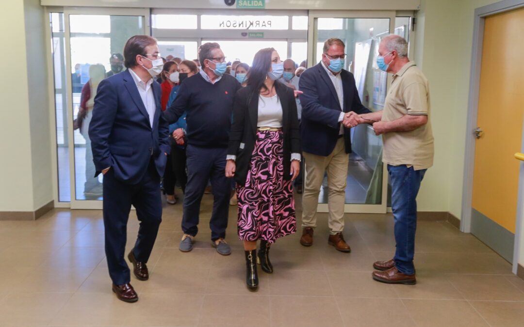 Parkinson Extremadura celebra en Mérida su Día Mundial reivindicando el diferente tiempo que necesitan los enfermos en su día a día