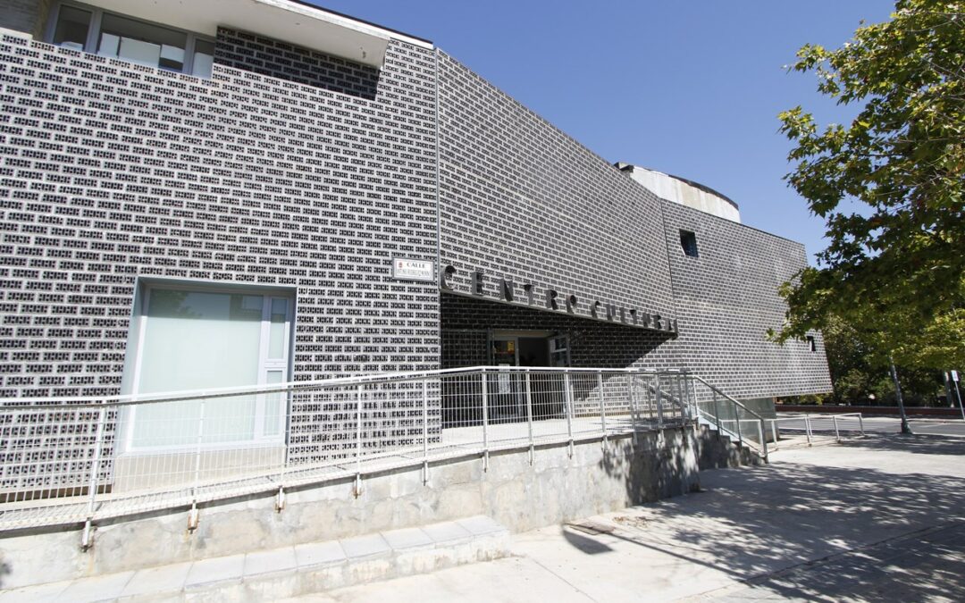 El Gobierno Local adjudica a Caja Rural de Extremadura el cajero automático en Nueva Ciudad ubicado en el Centro Cultural de la barriada