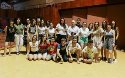 Los veinte jóvenes del campo de voluntariado internacional del Festival de Teatro serán el coro de «Los acarnienses» de Aristófanes