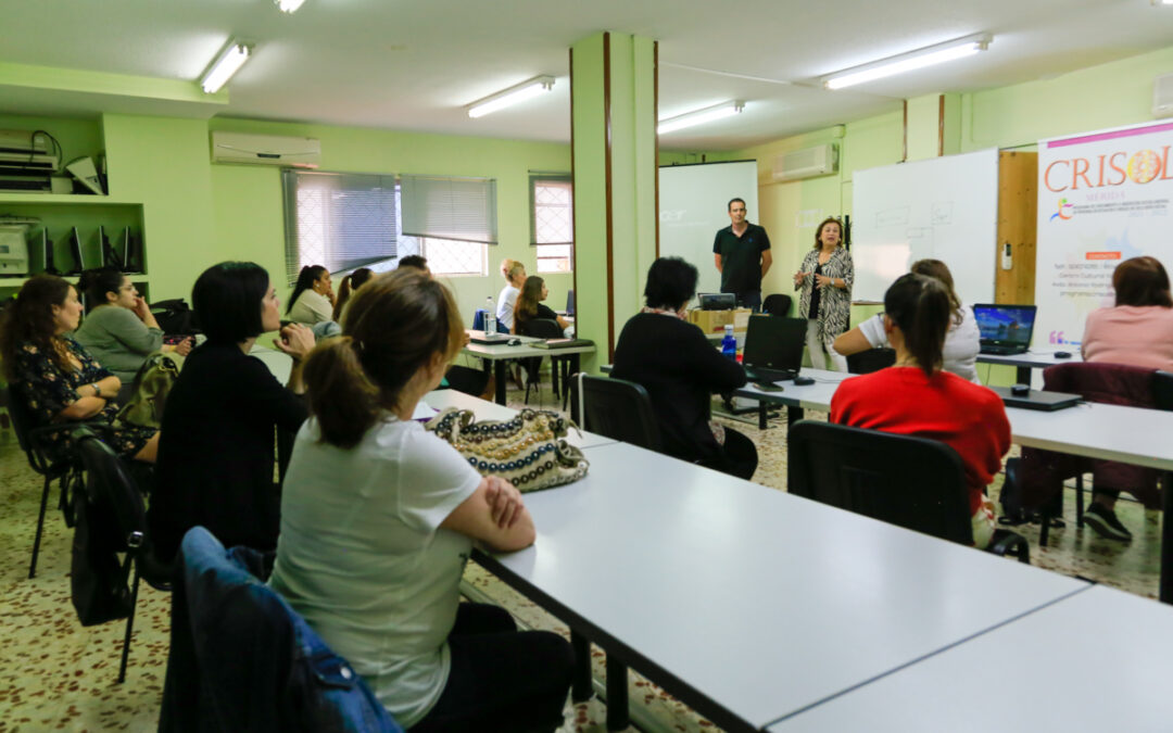 El Programa CRISOL Mérida oferta dos acciones formativas, de camarero/a de piso y de mozo/a de almacén y logística