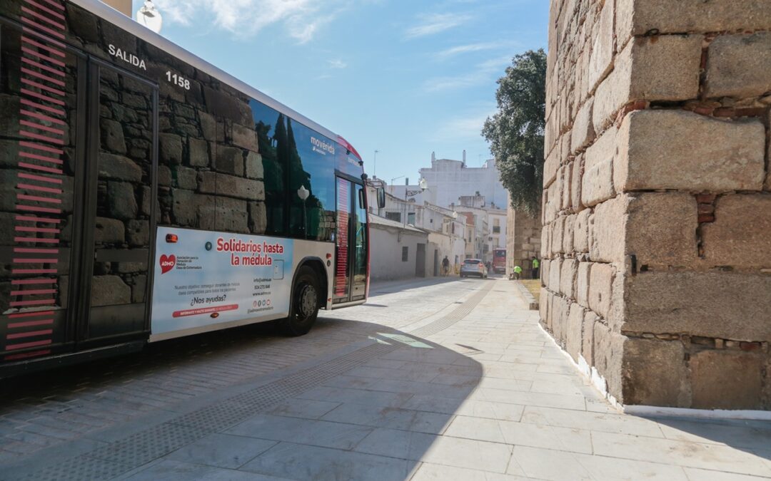 Hoy ha abierto al tráfico rodado y peatonal la calle Graciano para continuar con los trabajos de Plataforma Única en Santo Domingo y John Lennon