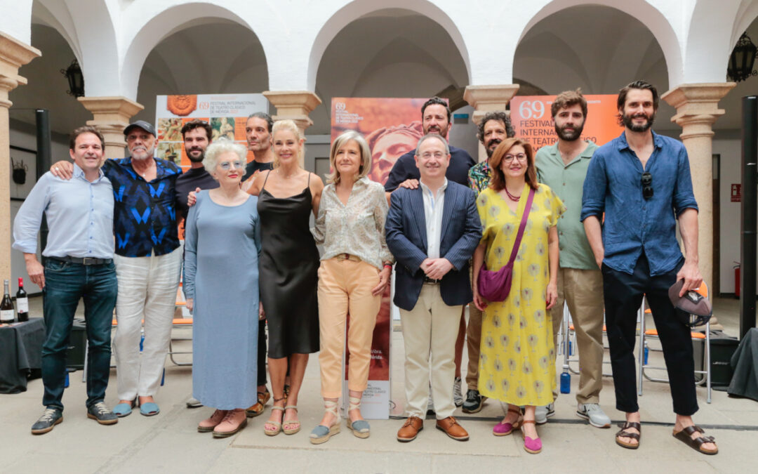 El delegado de Cultura, Antonio Vélez, destaca al sector de la hostelería y alojamientos como abanderados de la ciudad con el Festival de Mérida