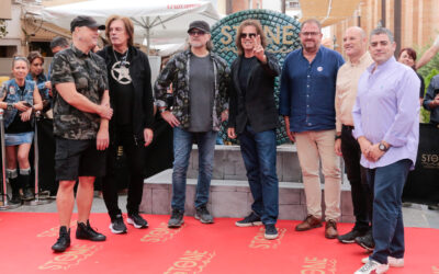 El grupo de rock sueco “Europe” deja huella con su vinilo en el Via Musicorum de Mérida