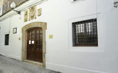 Reabre sus puertas el edificio de la sede de la Junta de Cofradías tras la conclusión de la primera fase de rehabilitación en la que el Ayuntamiento ha invertido 50.000 euros