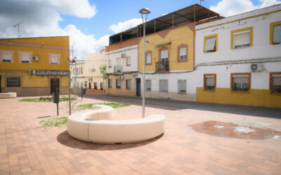 El alcalde inaugura la transformación de la Plaza de Santo Ángel, en San Bartolomé, que se ha renovado por completo con nuevo pavimento, mobiliario urbano, iluminación y fuente