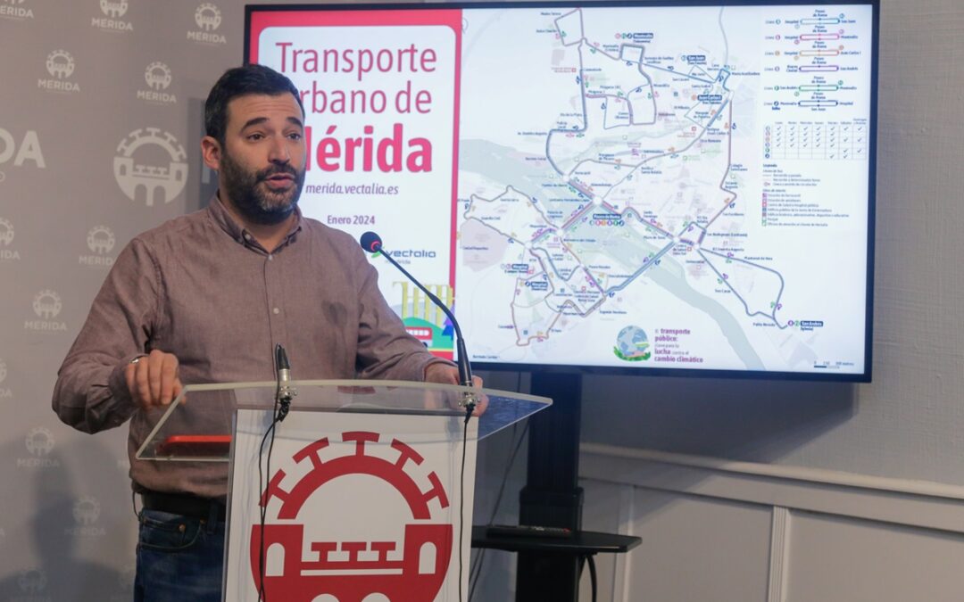 Los autobuses urbanos estrenan nuevos planos informativos y “termómetros” horarios en cada parada