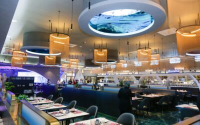 El Alcalde visita la propuesta “innovadora y espectacular” del restaurante Infinity Sushi que cuenta con 1.300 metros cuadrados y capacidad para 300 comensales