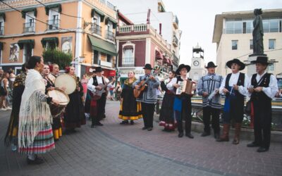 El Festival Folklórico de los Pueblos del Mundo unirá músicas y bailes americanos, africanos y extremeños en el Acueducto de Los Milagros