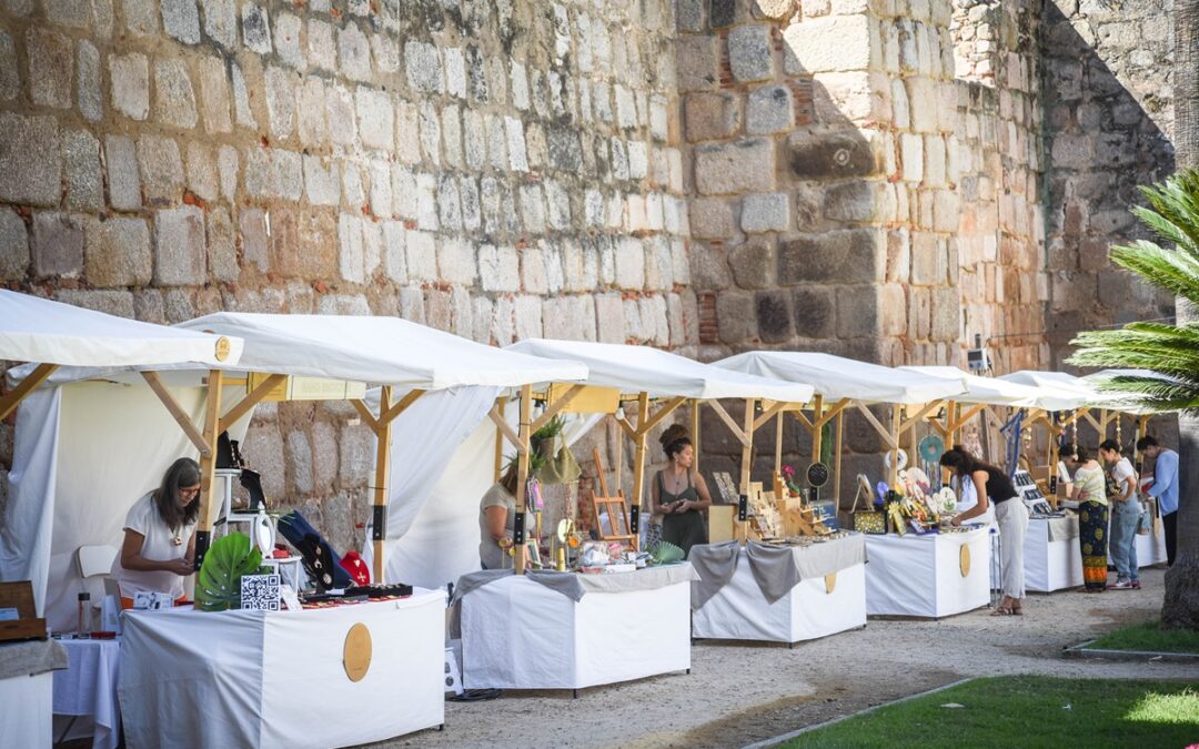 El Parque de las Méridas del Mundo acogerá del 14 al 17 de agosto una nueva edición del mercado de artesanía “A Mano Sin Prisas”
