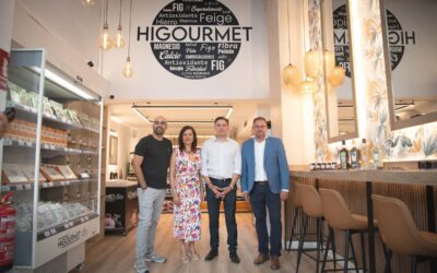 El Alcalde destaca la calidad y la tradición de la primera tienda de Higourmet, en la calle Santa Eulalia