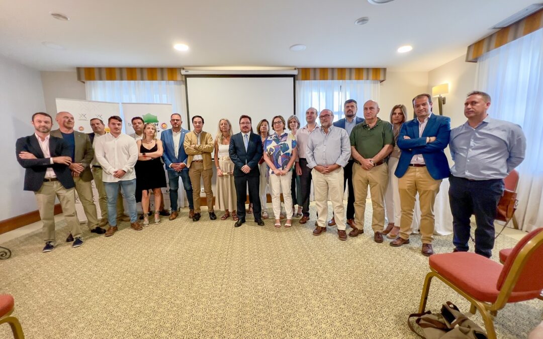 El alcalde de Mérida anima al empresariado de la capital extremeña a marcar la casilla solidaria en la declaración del impuesto de sociedades “para contribuir a desarrollar proyectos muy necesarios para organizaciones que trabajan con personas vulnerables o en riesgo de exclusión”