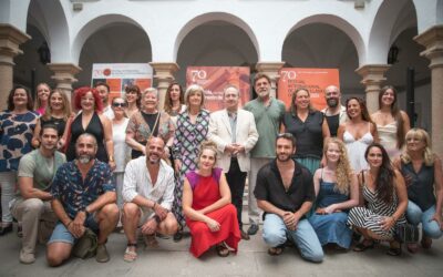 La alcaldesa en funciones, Carmen Yáñez, agradece, en la presentación de “Ifigenia”, la labor de todo el personal que “pone su granito de arena y hace que el Festival sea un éxito edición tras edición”