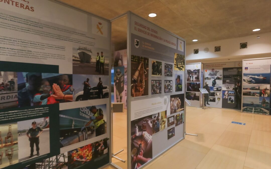 La exposición La Guardia Civil al servicio de la ciudadanía, que ofrece una amplia panorámica de su historia y evolución, puede verse en el Palacio de Congresos