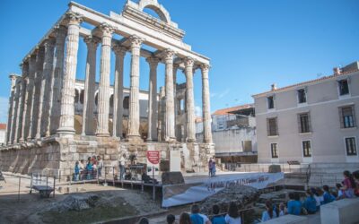 Más de un centenar de escolares participan en el Templo de Diana en un homenaje a la Biblioteca