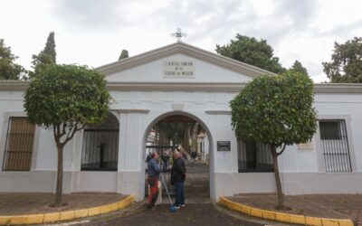 El Ayuntamiento realiza todos los preparativos en el Cementerio Municipal para que las y los emeritenses acudan, como es tradición, en la festividad de Todos los Santos