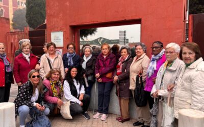 40 mayores del Programa Lazos participan en una visita a la Casa del Mitreo guiados por los Eméritos del Patrimonio