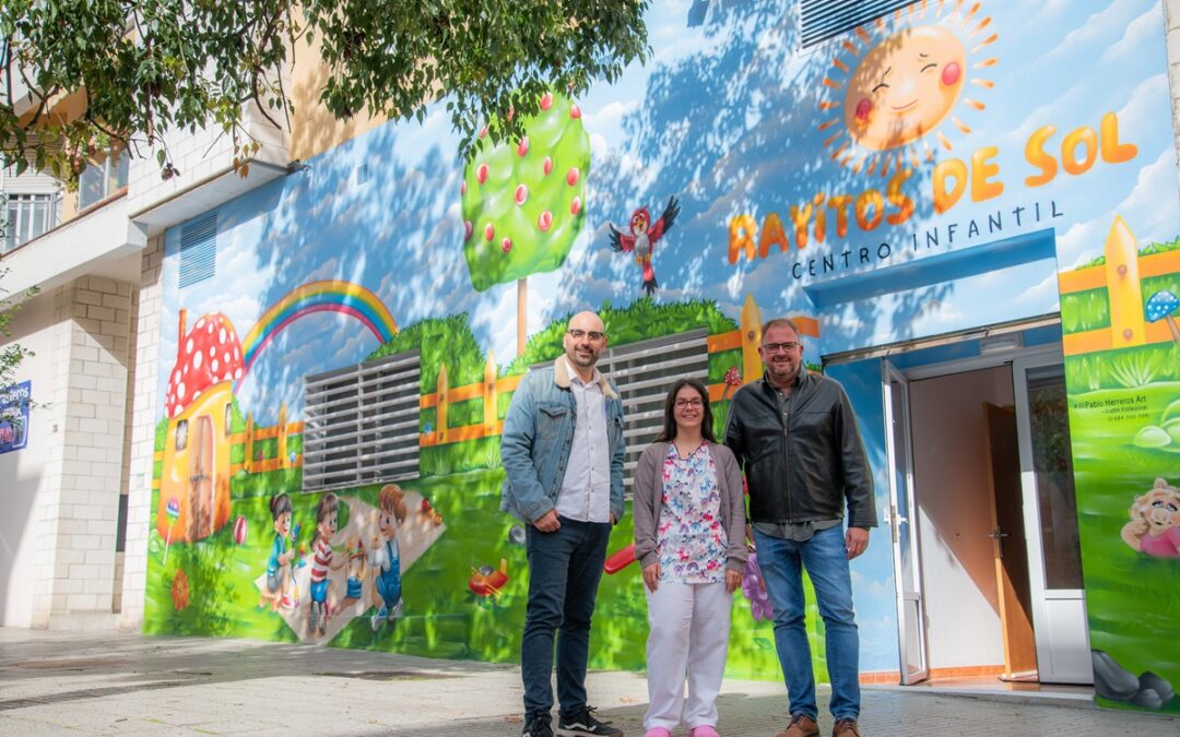 El Alcalde visita el nuevo Centro de Educación Infantil “Rayitos de Sol” que acaba de abrir en la barriada de La Corchera