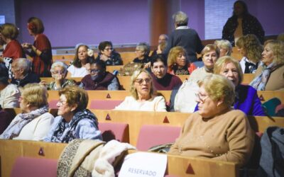 Los mayores ofrecen a la Mártir Santa Eulalia sus poesías y plegarias en el II Certamen Poético que ha celebrado hoy su clausura