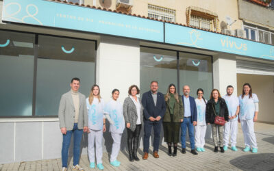 El alcalde visita en la barriada de María Auxiliadora el nuevo Centro de Día de la empresa ‘Vivus’ que acaba de abrir sus puertas en la ciudad y cuenta con piscina terapéutica, comedor y sala multisensorial